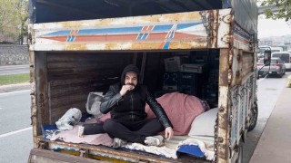 İstanbullular geceyi çadırda geçirdi, bir aile ise kamyonda kaldı