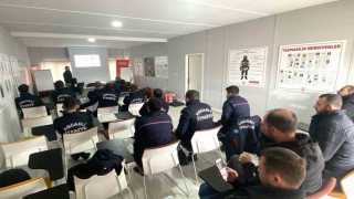 İtfaiye personeline asansörde kurtarma eğitimi