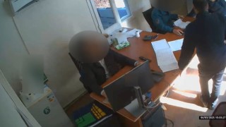İzmirde gümrükte rüşvet operasyonu: 12 tutuklama