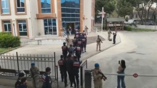 İzmirde jandarmadan nefes kesen operasyon: Silahlı suç örgütü çökertildi