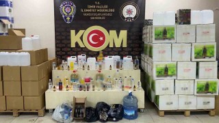 İzmirde kaçakçılık operasyonu: 6 milyon liralık malzeme ele geçirildi