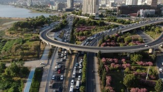 İzmirde trafiğe kayıtlı araç sayısı 2 milyona dayandı