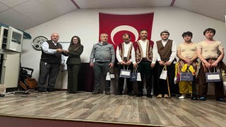 İzmirli öğrenciler geleneksel oyunları Belçikada sahneledi