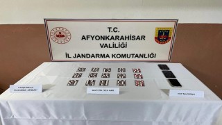 Jandarma 208 adet uyuşturucu hap ele geçirdi
