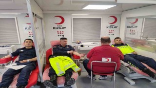 Jandarma ekipleri kan bağışı yaptı