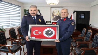 Jandarma Komutanı Atasoydan Emniyet Müdürü Karabörke ziyaret