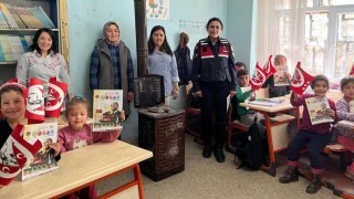 Jandarma Minik Öğrencilerle Buluştu