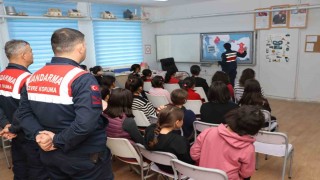 Jandarma öğrencilerle buluştu