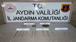Jandarmadan besihane ve seraya baskın: 3,5 milyon TL değerinde tarihi eser ele geçirildi