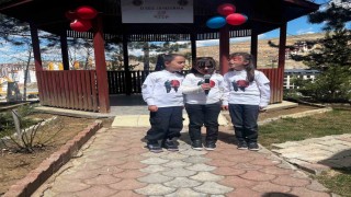Jandarmadan çocuklara unutulmaz 23 Nisan kutlaması: O ses jandarma