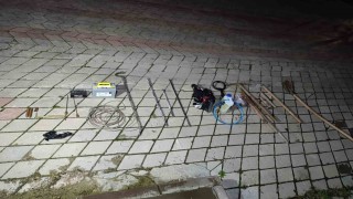 Kaçak kazı ile define arayan 5 kişiyi jandarma yakaladı
