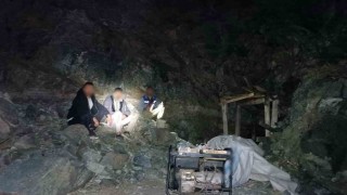 Kaçak maden kazı yapan şahısları jandarma suçüstü yakaladı: 4 gözaltı