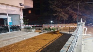 Kadıköyde balkon çöktü, bina tedbiren boşaltıldı