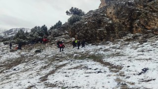 Kahramanmaraşta kayalıklardan düşen bir kişi hayatını kaybetti