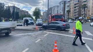 Kahramanmaraşta otomobil yayalara çarptı: 5 yaralı