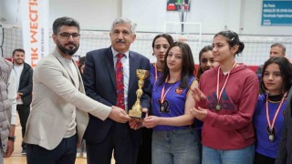 Kahta Belediyesi turnuvasında kupalar sahiplerini buldu
