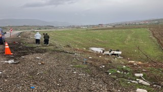 Kamyonet şarampole yuvarlandı: 2 yaralı