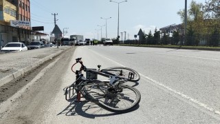Kamyonetin çarptığı bisikletli ağır yaralandı