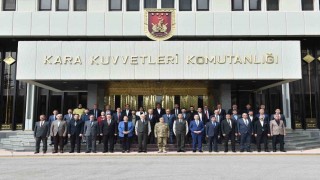 Kara Kuvvetleri Komutanı Doğu ve Güneydoğudan gelen şehir ve gazi yakınlarını ağırladı
