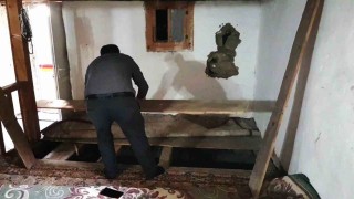 Karabükte köy camisinde tahribat