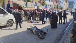 Karabükte motosiklet yayaya çarptı: 2 yaralı