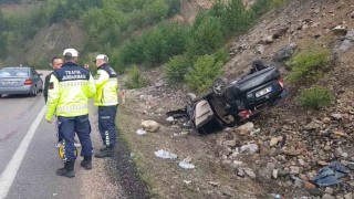 Karabükte otomobil takla attı: 3 yaralı