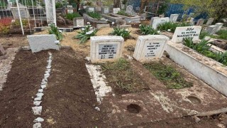 Karabükteki kazada hayatını kaybeden anne Uluışıkta Diyarbakırda çocuklarının yanına defnedildi