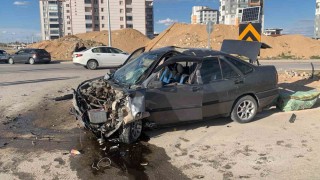 Karamanda iki otomobil çarpıştı: 1 yaralı
