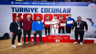 Karatede 3 madalya