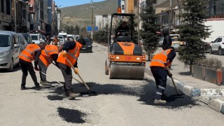 Karayolları, Yüksekovanın çukurlu yolları için harekete geçti