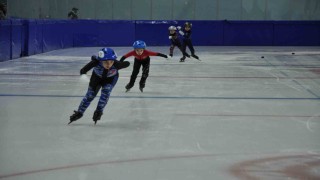Karsta Short Track Türkiye birinciliği yarışları başladı