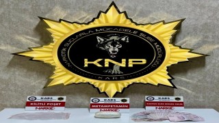 Karsta uyuşturucu taciri 2 kişi tutuklandı