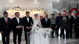 Kartal ve Gül ailesinin mutlu günü