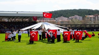 Kastamonuda Gazi Stadında 23 Nisan coşkusu