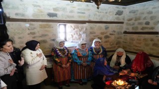 Kastamonuda geleneksel gelinlikler ve çeyizler görücüye çıktı