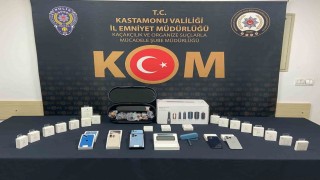 Kastamonuda kaçak telefon operasyonu