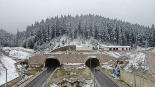 Kastamonuda Nisan karı Ilgaz Dağını beyaza bürüdü