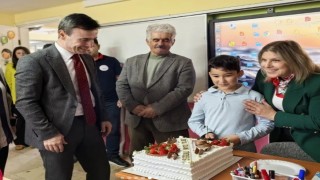 Kaymakam Cevat Günden Murata sürpriz doğum günü