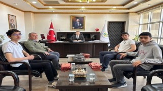 Kaymakam Memiş, bilgi yarışmasında dereceye giren öğrencileri ödüllendirdi