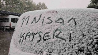 Kayseride kar ve şiddetli rüzgar