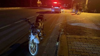 Kaza yaptı, motosikleti bırakıp kaçtı