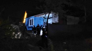 Kazara ateşlendiği öne sürülen tabancayla başından vurularak hayatını kaybetti