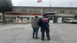 Kesinleşmiş 20 yıl hapis cezası bulunan şahıs hırsızlık yaparken suçüstü yakalandı