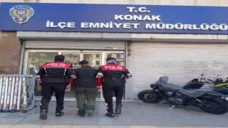 Kesinleşmiş 86 yıl hapisle aranan hırsız İzmirde yakalandı