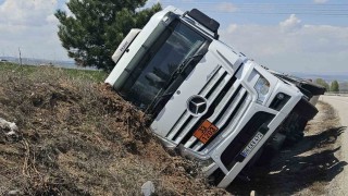 Kırıkkalede akaryakıt yüklü tanker şarampole devrildi