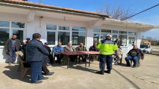 Kırklarelinde traktör sürücüleri bilgilendirildi