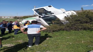 Konyada beton mikseri devrildi: 2 yaralı