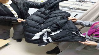 Köpeklerin saldırısına uğrayan kadın yaralandı: O anlar kameraya yansıdı