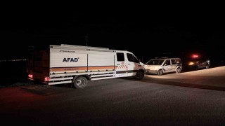 Köprüden çaya uçan otomobilde 4 kişi yaralandı