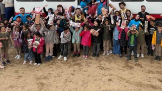 Köy okulundaki öğrencilere sürpriz